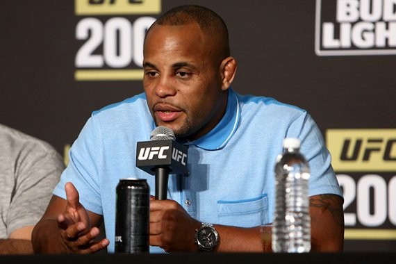 Daniel Cormier Issues Heartfelt Statement After Losing Father to Cancer