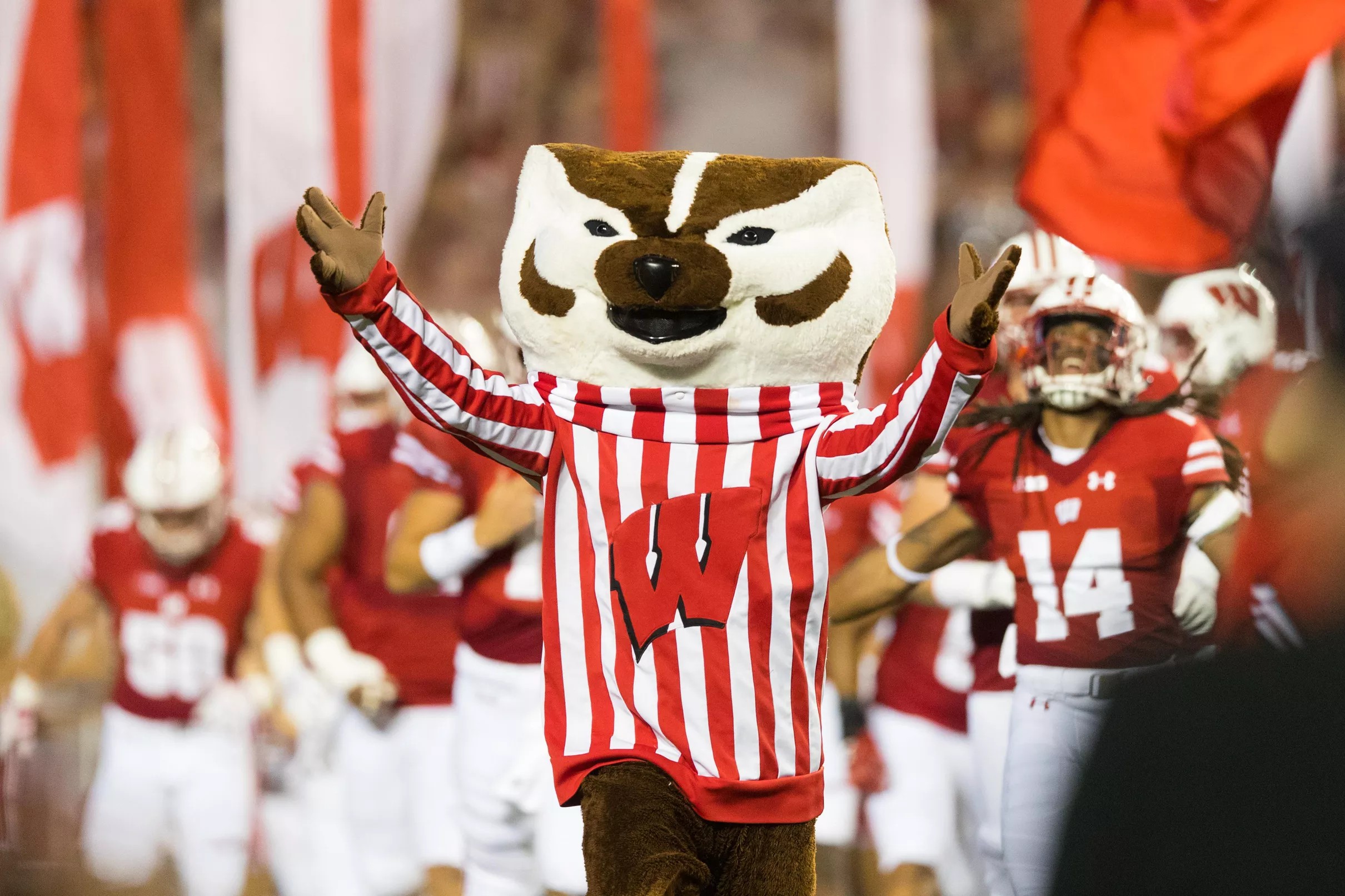 Wisconsin offers 2021 linemen last week