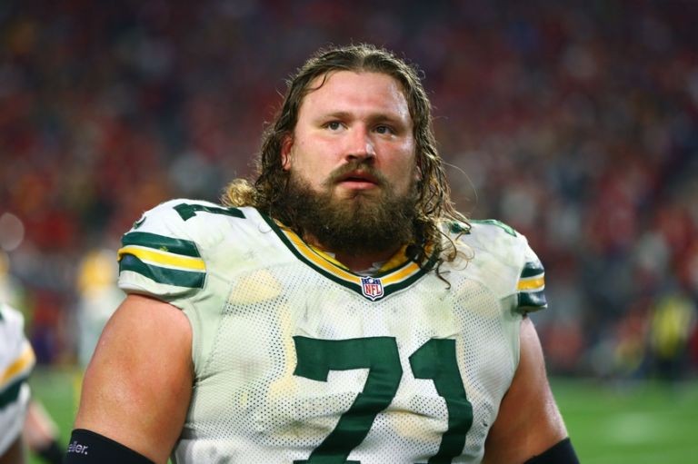 Chicago Bears: Josh Sitton Helps Strengthen O-Line for 2016