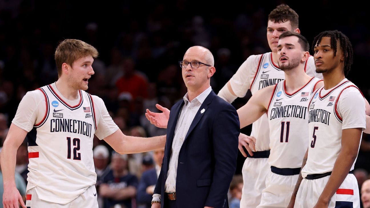 UConn men's team delayed to Final Four after flight issues, sources say