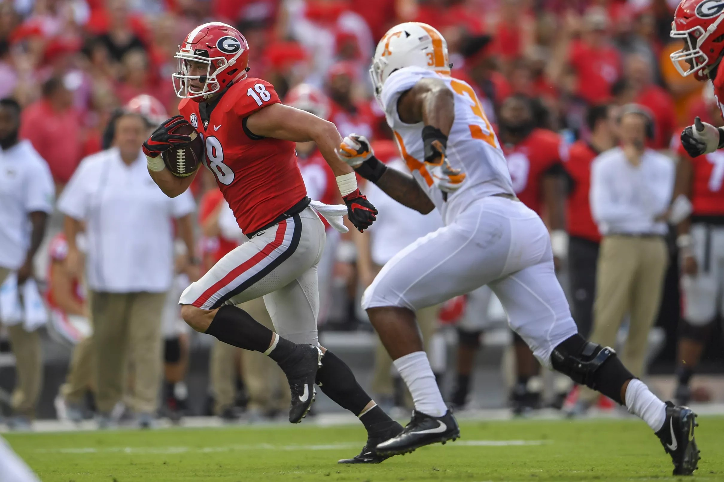 Watch: Tennessee gets a sack and a fumble, Georgia still manages to ...