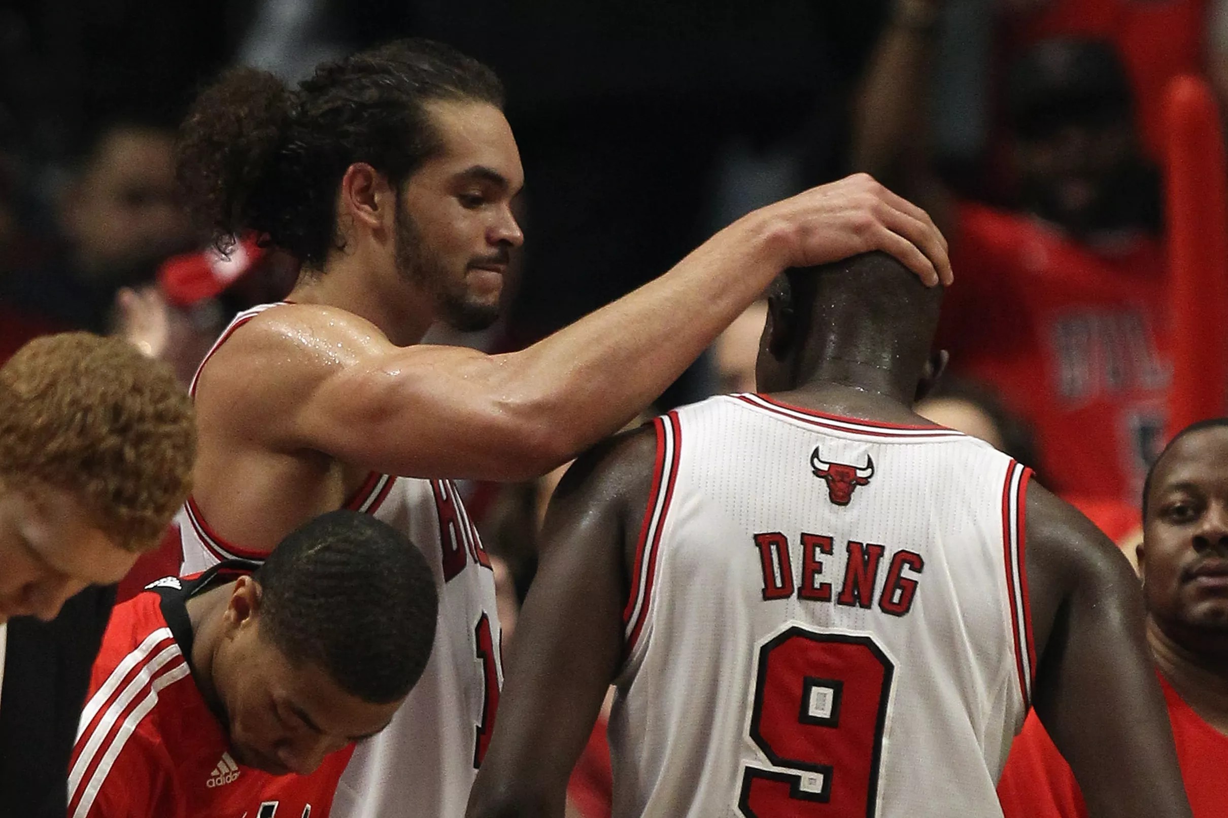 Luol Deng to retire from NBA after signing ceremonial contract with Bulls