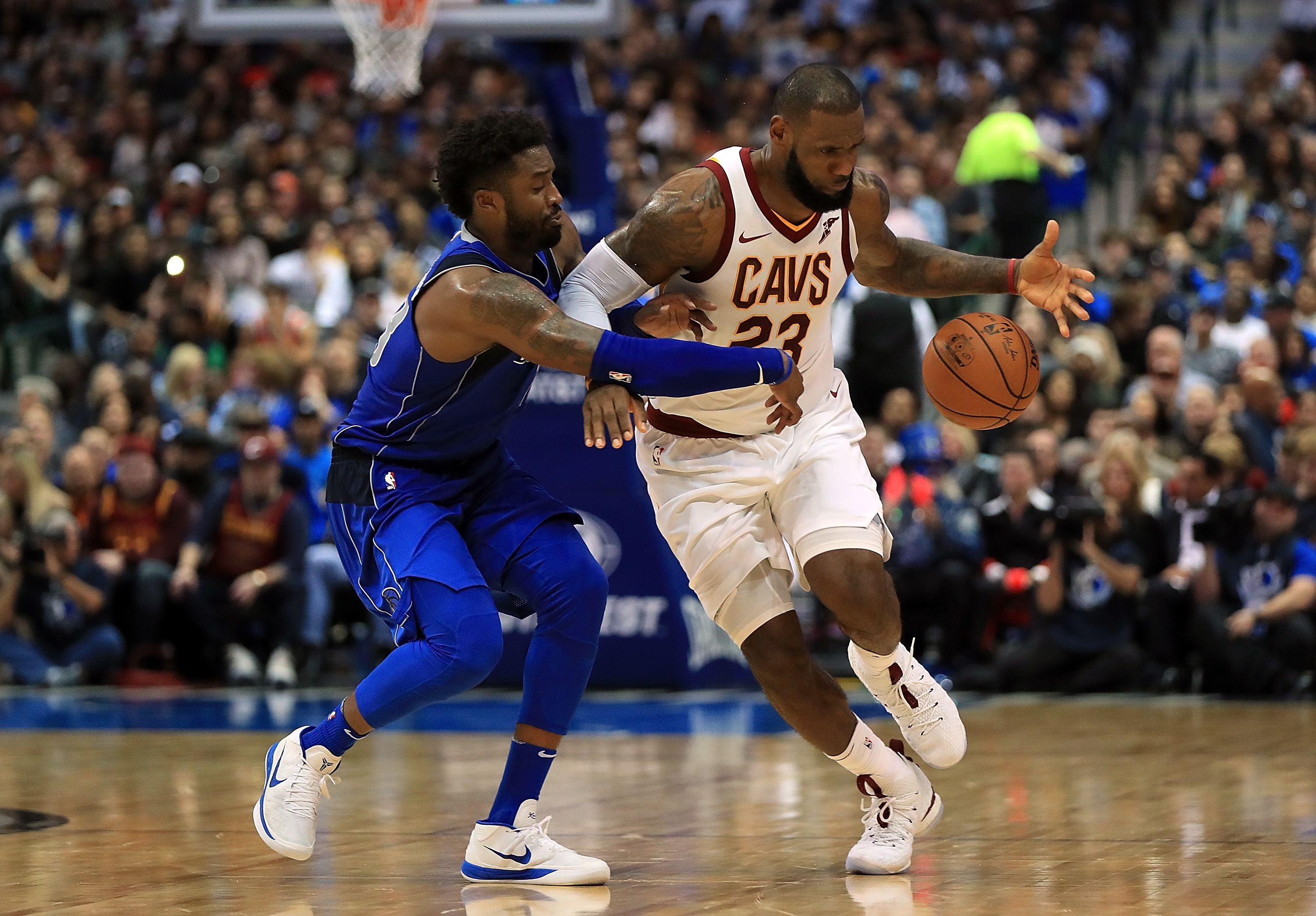 Dallas Mavericks Lose Steam Late In Tough Loss To Cavaliers