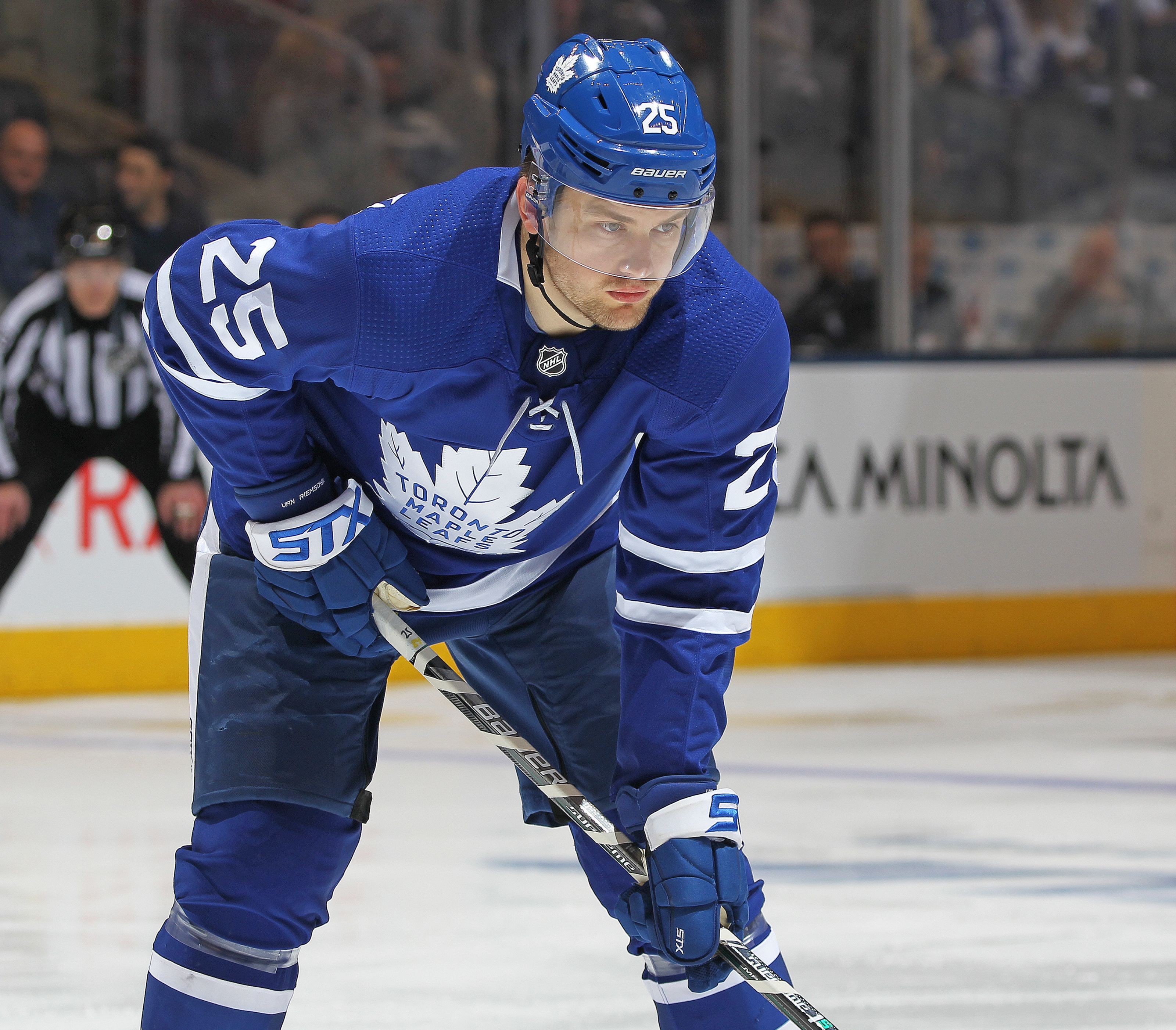 New York Rangers should consider signing James van Riemsdyk