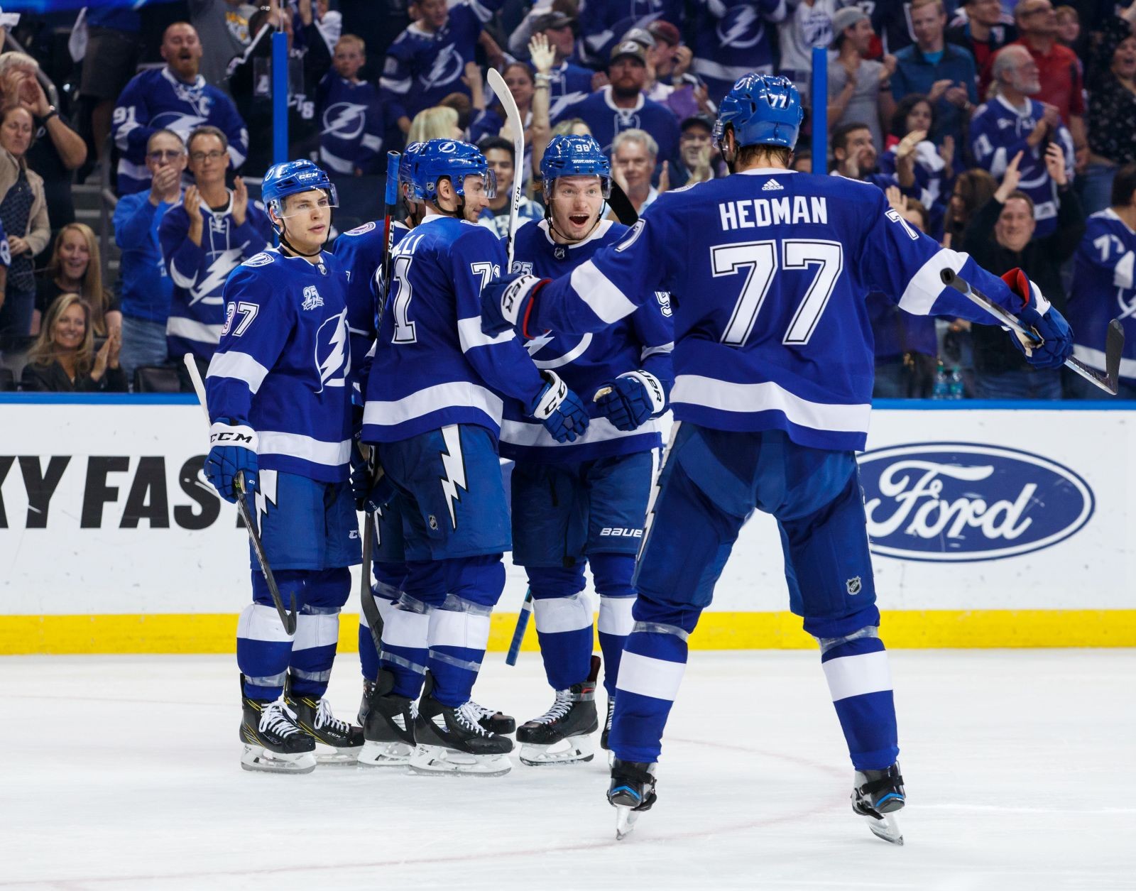 Tampa Bay Lightning clinches top spot in Atlantic Division