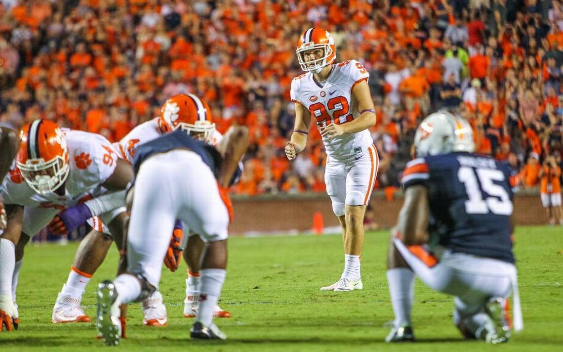 Clemson kicker Greg Huegel suffers leg injury