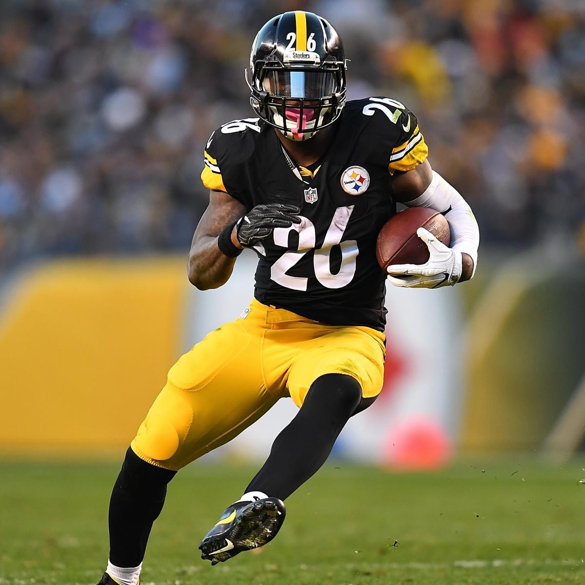 Le'Veon Bell Signs Steelers Franchise Tender After Contract Holdout