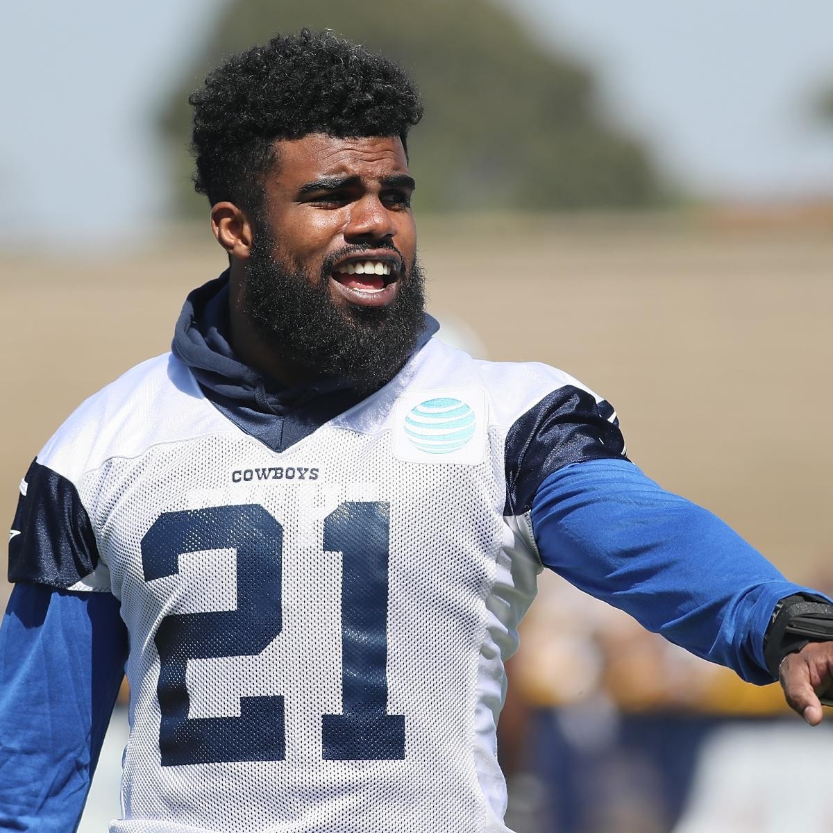 Ezekiel Elliott Posts on Instagram After Temporary Restraining Order ...