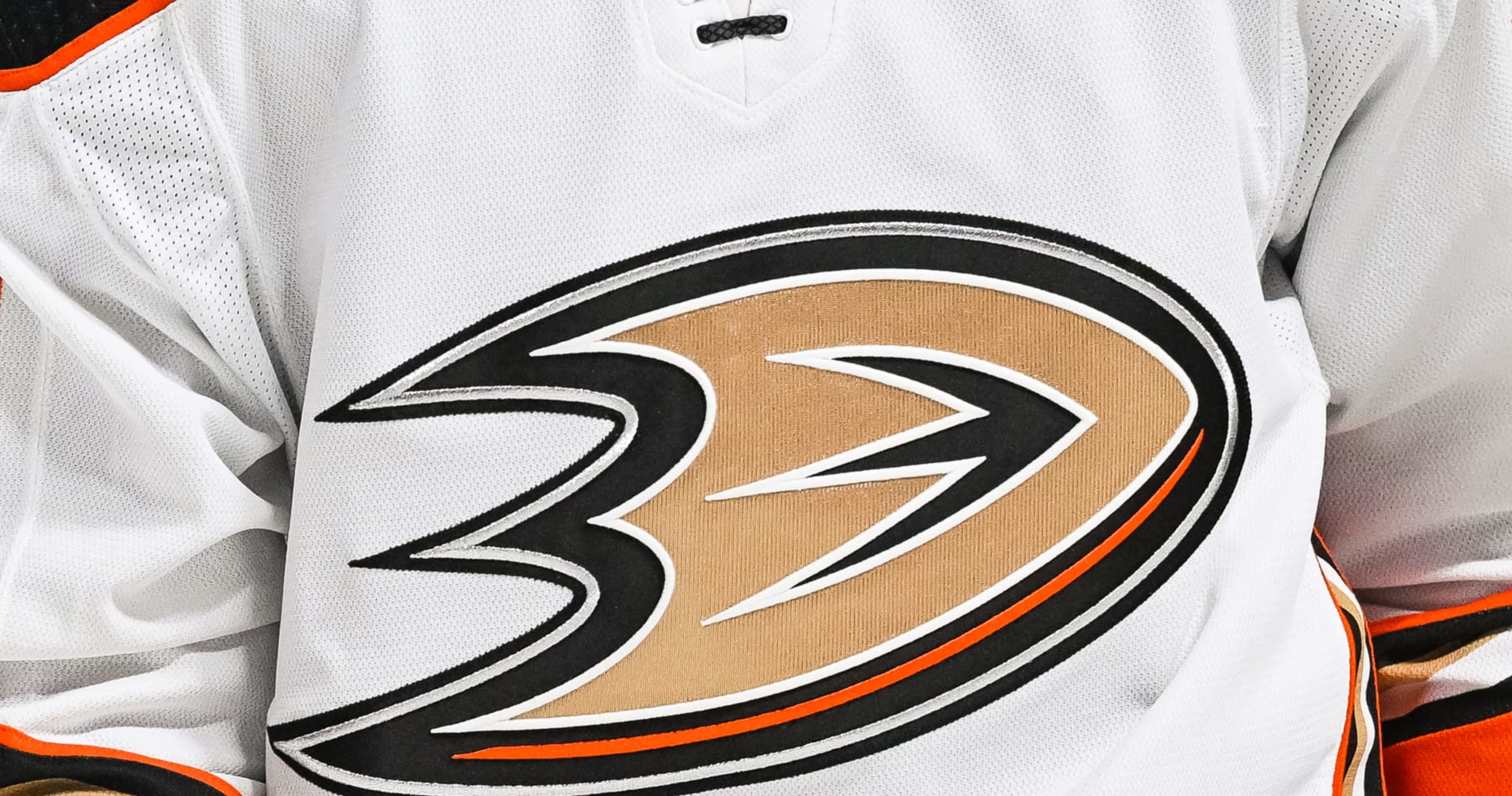 NHL Rumors: Ducks, Kings to Use Modernized Retro Logos on Uniforms Next ...