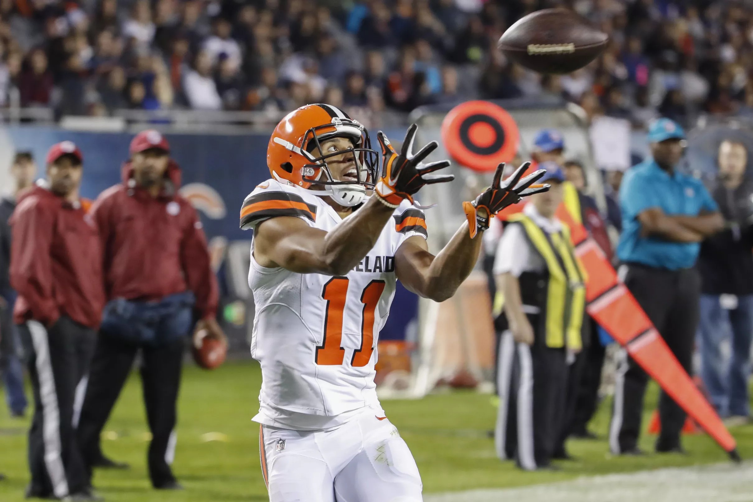 The Cleveland Browns elevated receiver Jordan Leslie to their active ...