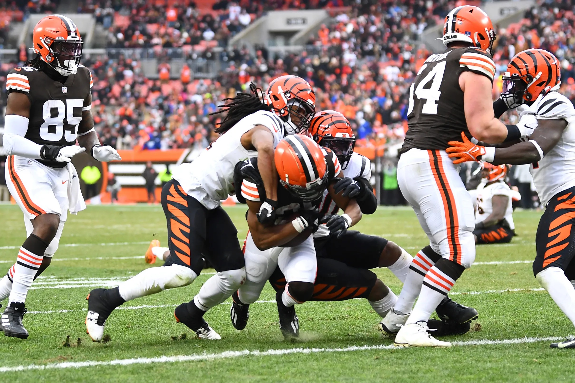 Browns-Bengals Final Score: Cleveland sweeps AFC North Champions, win 21-16