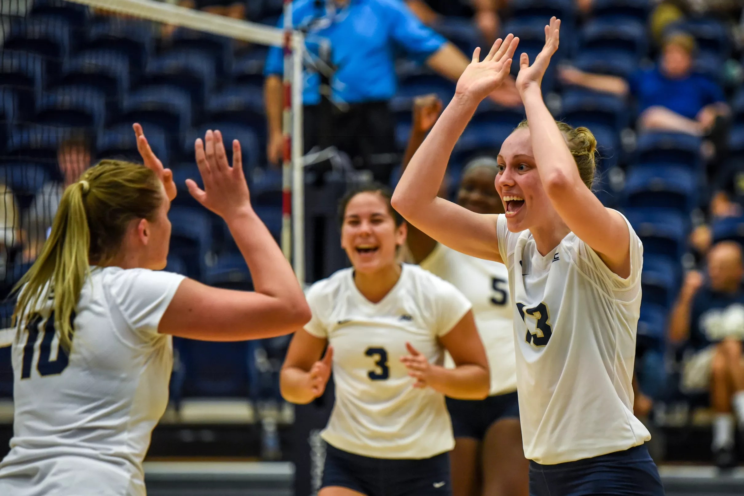 Pitt volleyball sweeps Notre Dame, 3-0