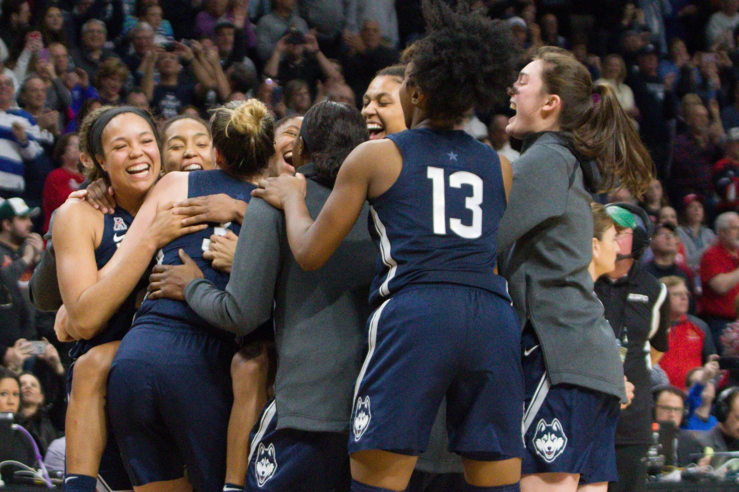 Elite 8: UConn Women’s Basketball Holds On Against Louisville, 80-73