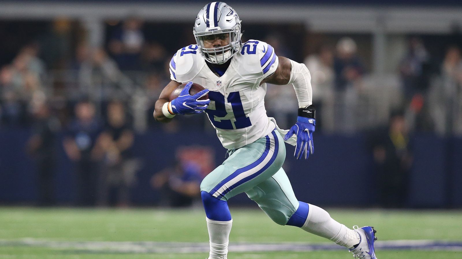 The best of Ezekiel Elliott’s historic rookie season