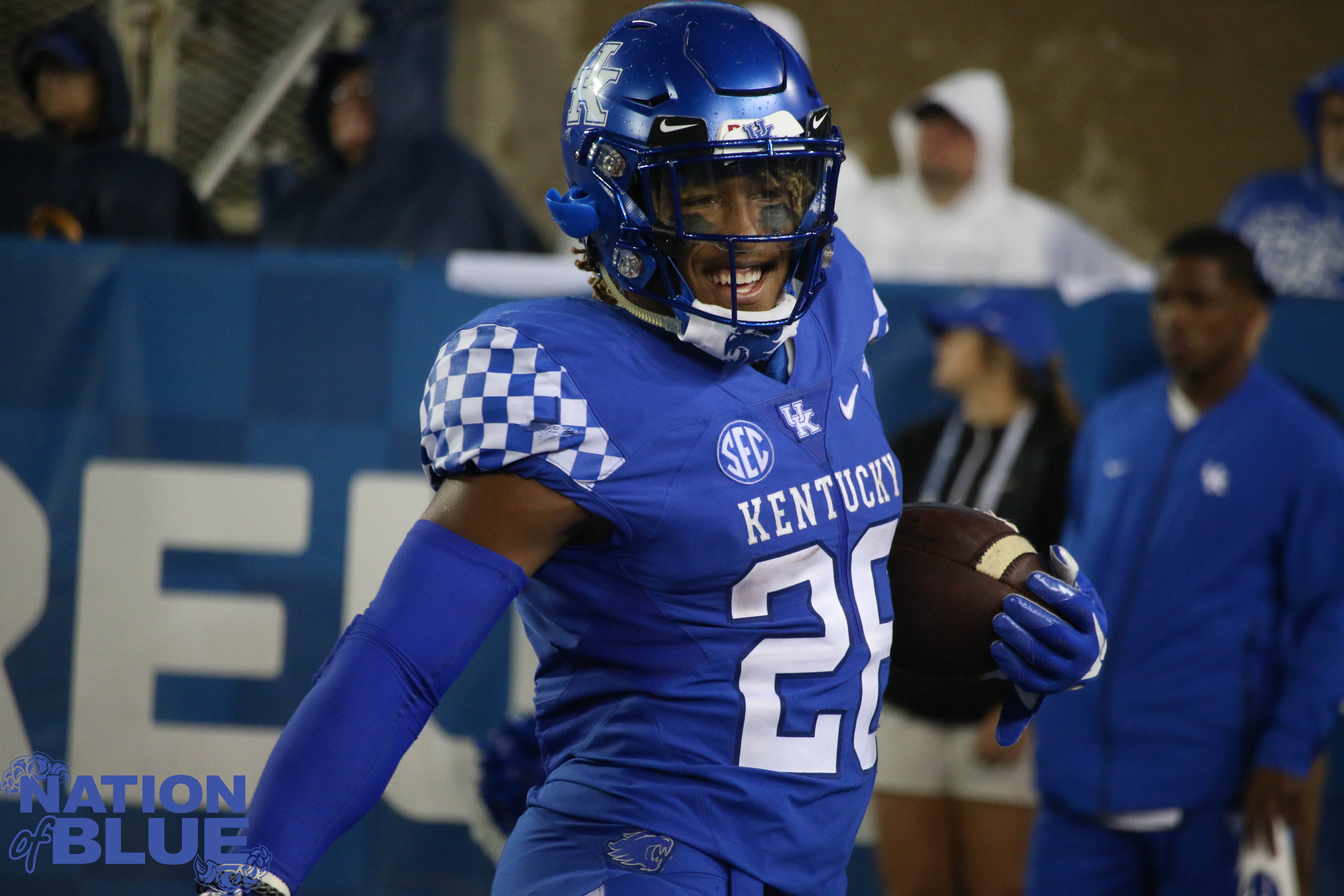 Benny Snell reaches the 3,000 yard mark for his career at Kentucky