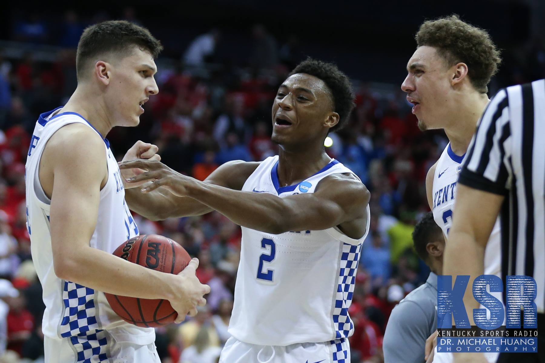 WATCH: Tom Leach calls Tyler Herro’s game-winner