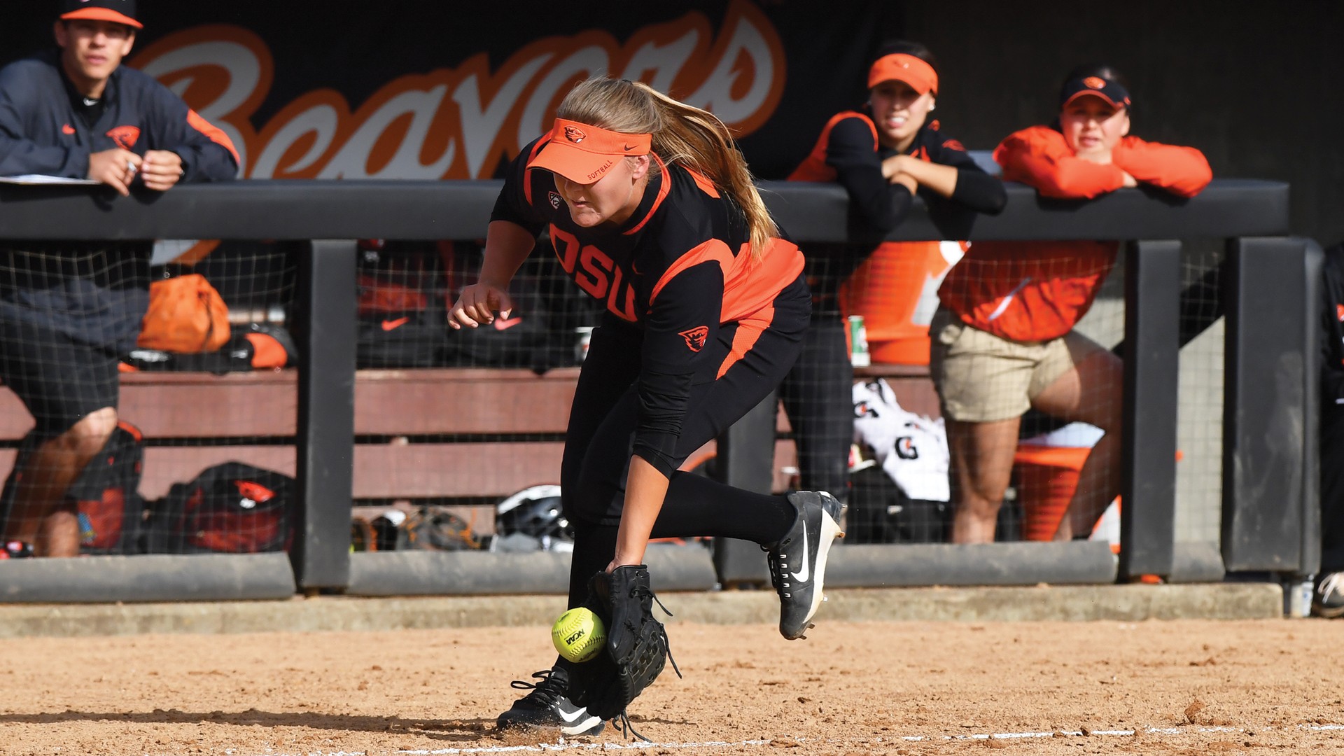 Bats Come Alive as Beavers Sweep on Final Day of San Diego Classic