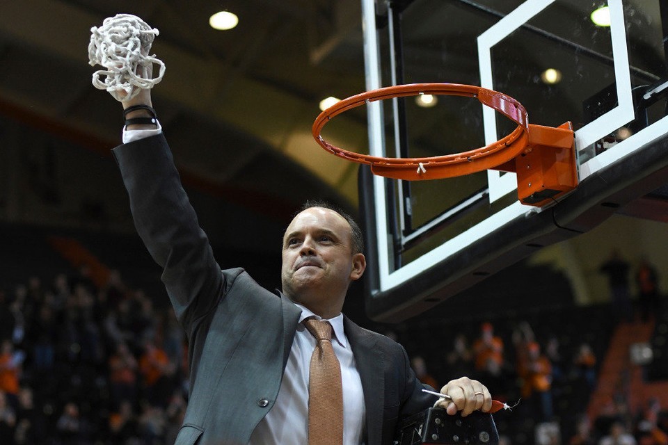 Oregon State women's basketball coach Scott Rueck signs 5-year contract ...