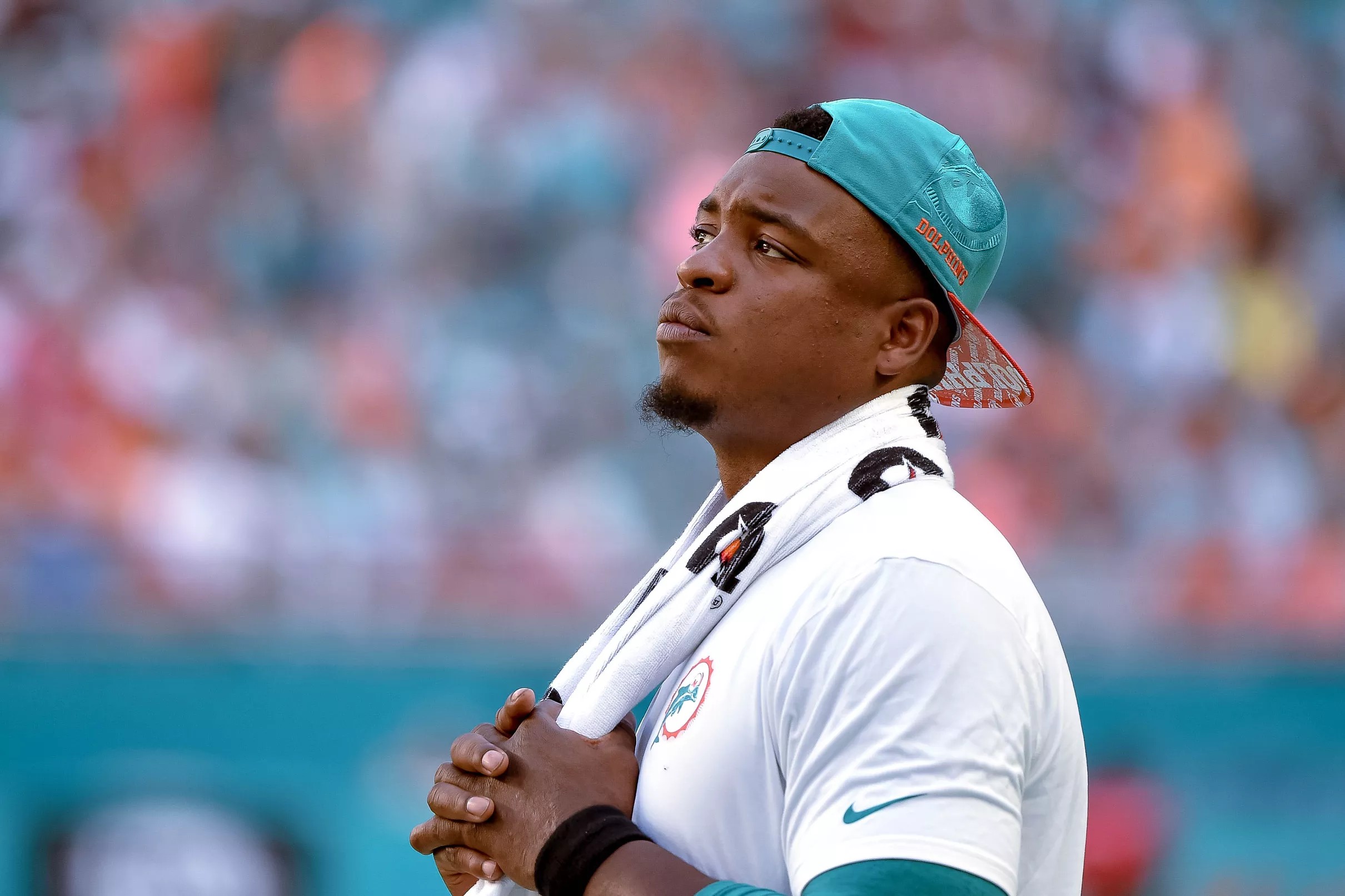 Former Dolphins defensive end Dion Jordan has (another) knee surgery ...