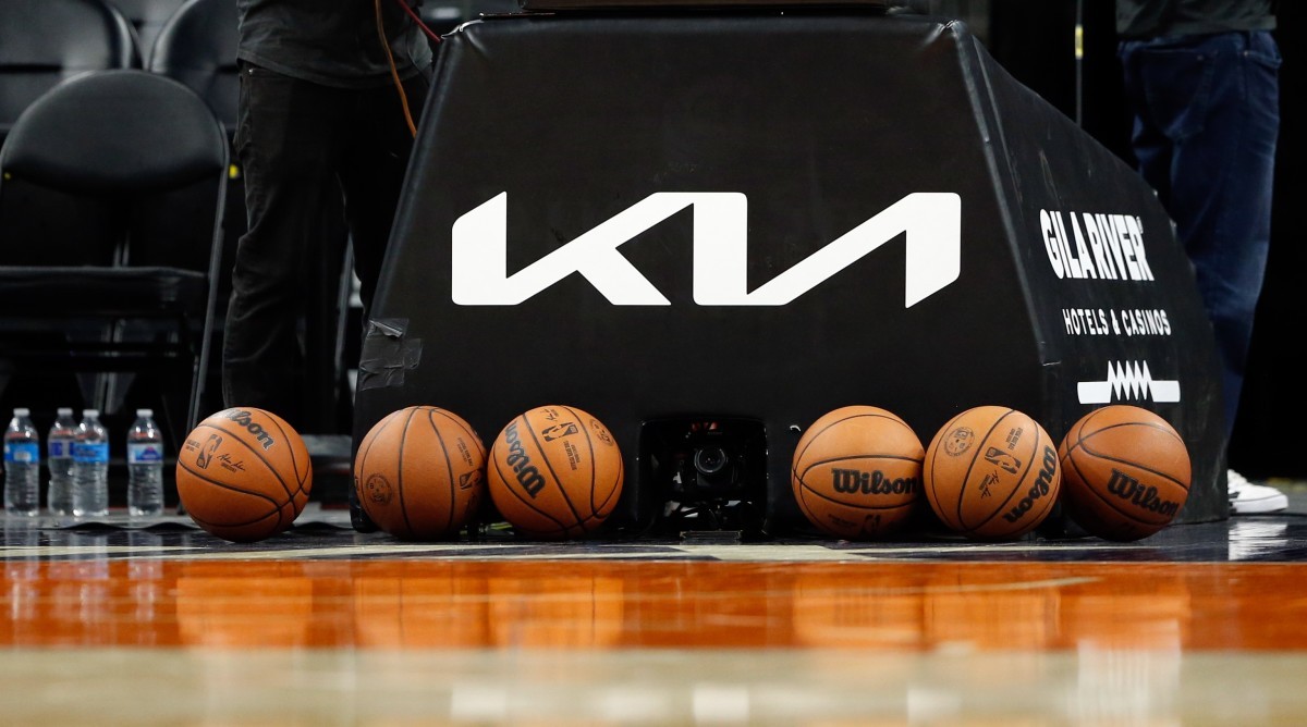 Suns Employee Leaves Team Citing Toxic, Misogynistic Culture, per Report