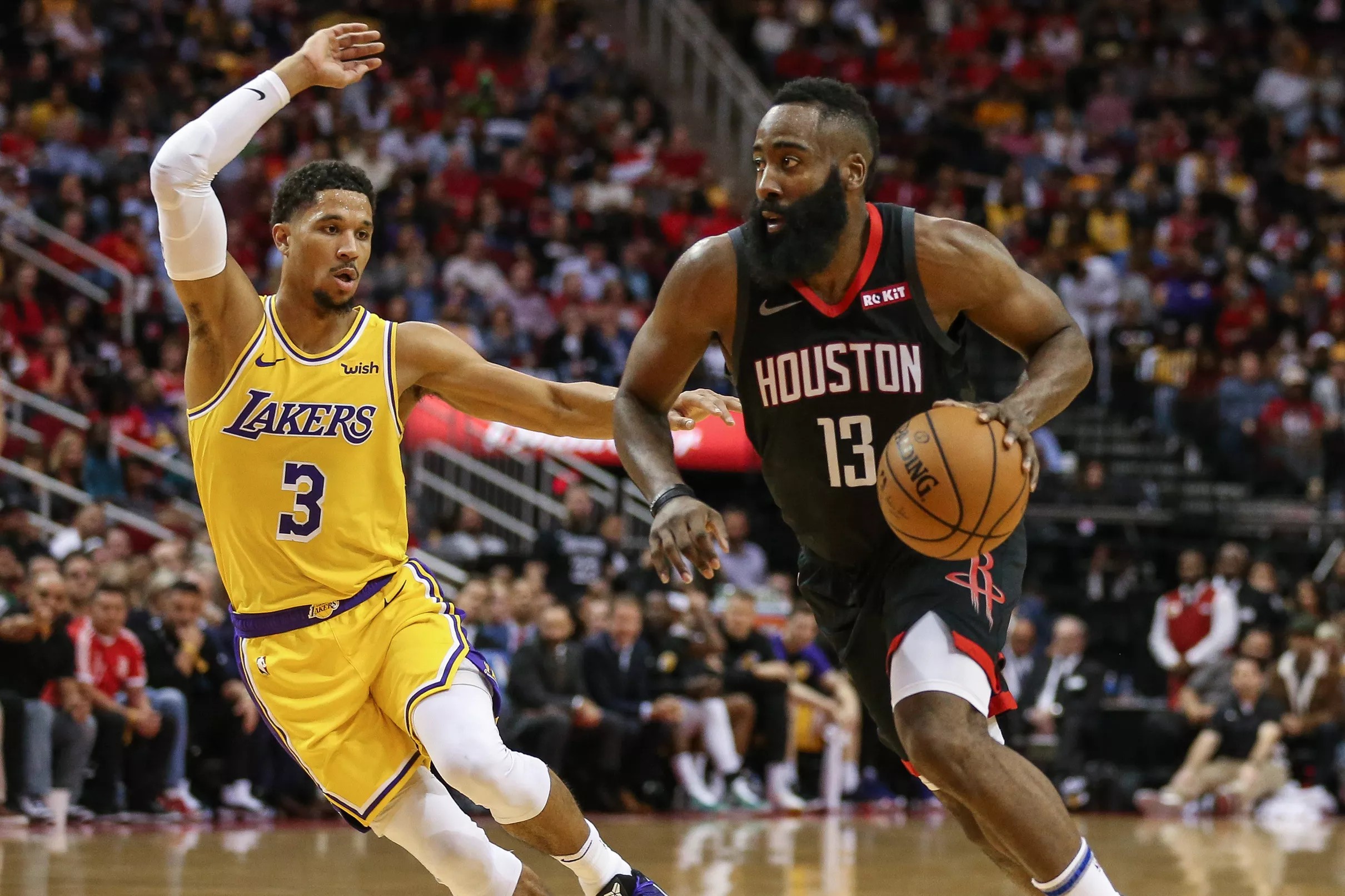 дочь лосанджелес лейккерс. лос-анджелес лейкерс. баскетбол америка. лейкерс защищается против хардена. энтони дэвис кроссовки.