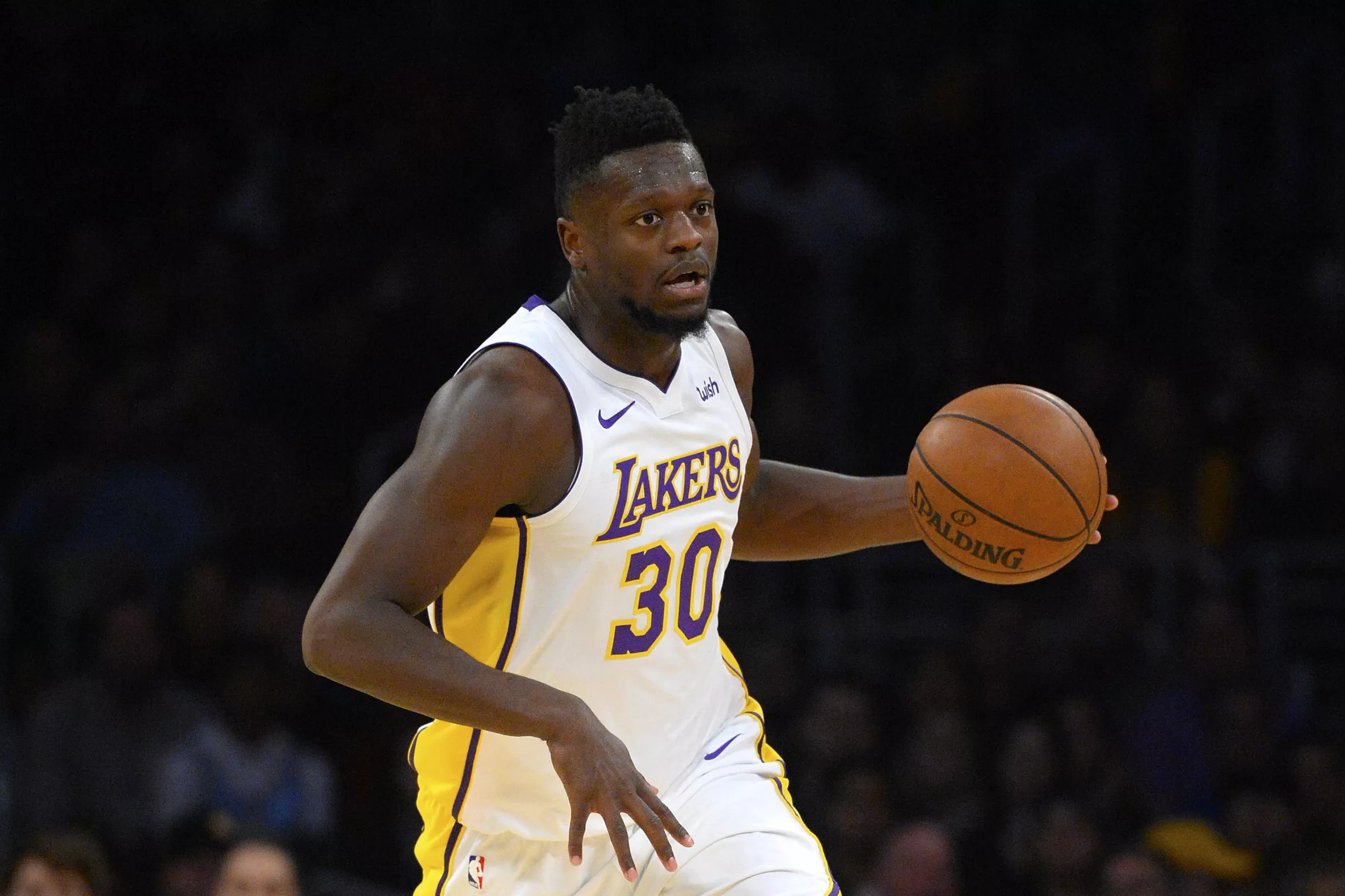 Lakers Injury Updates: Julius Randle playing through fractured finger ...