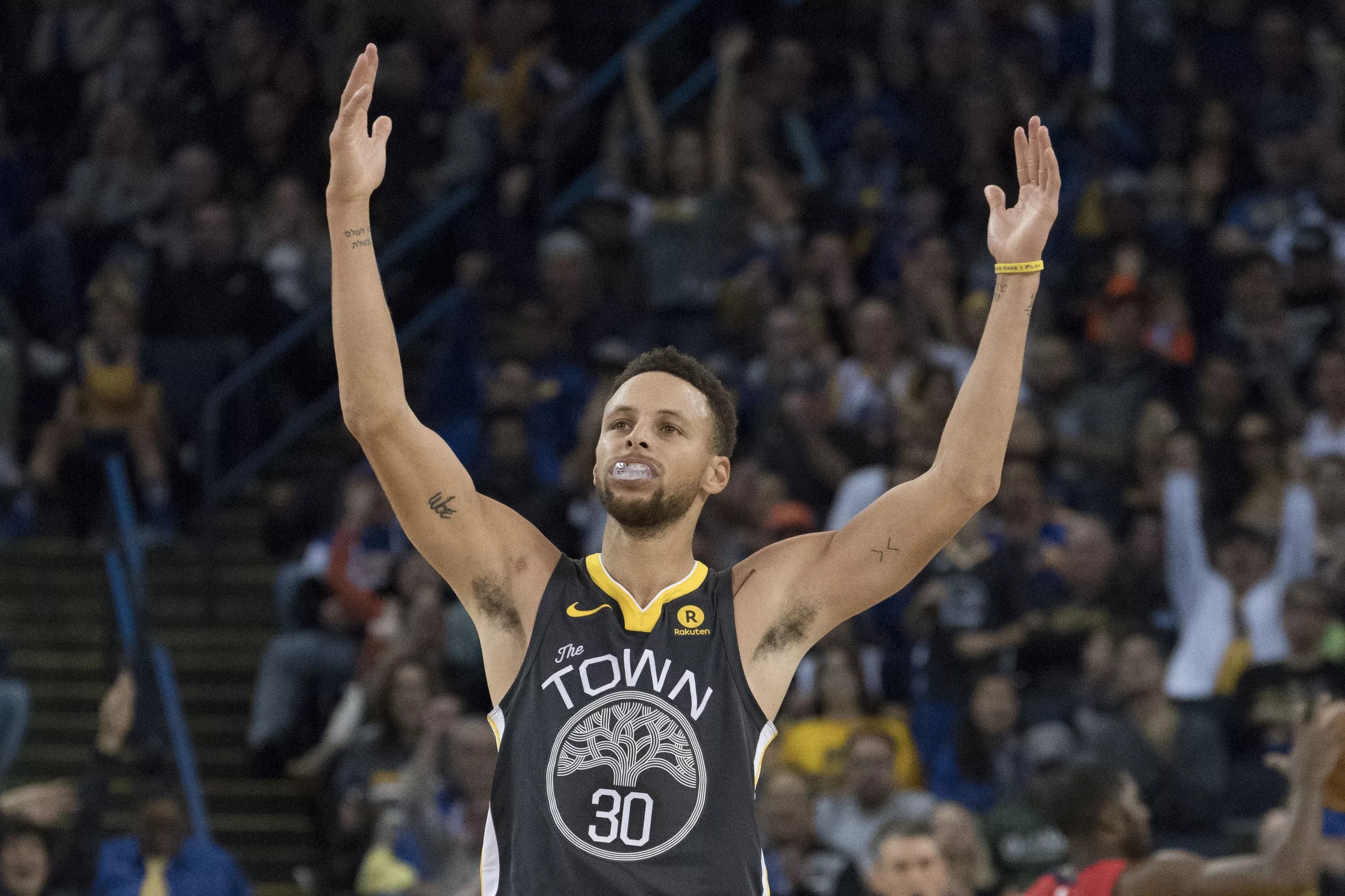 Warrior Wonder: Stephen Curry’s hella clutch as Dubs celebrate “The Town”