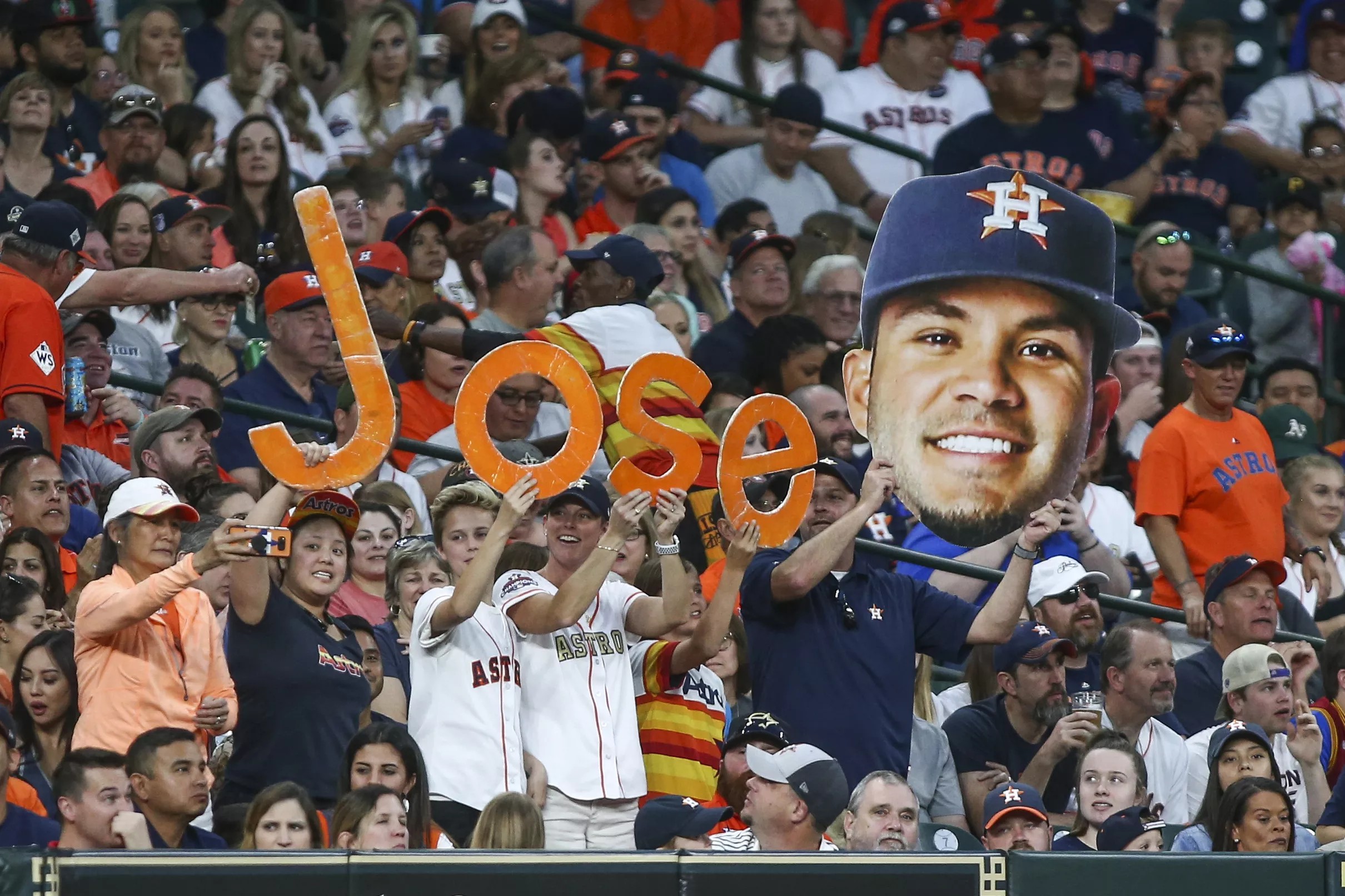 Astros Bats Go Nuclear, 4 Home Runs Vaporize A’s 11-0