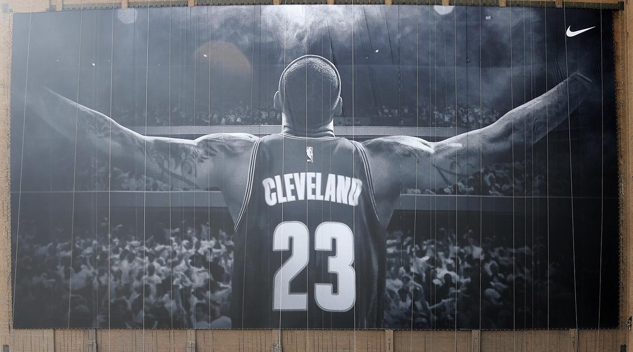 Watch: LeBron Banner Comes Down in Cleveland