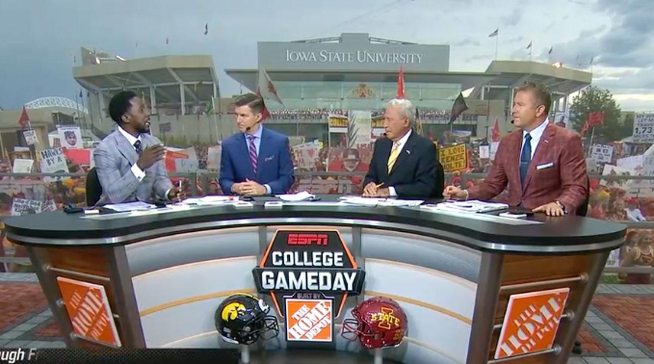 Best Signs From ESPN's Week 1 'College GameDay' Broadcast From Iowa ...