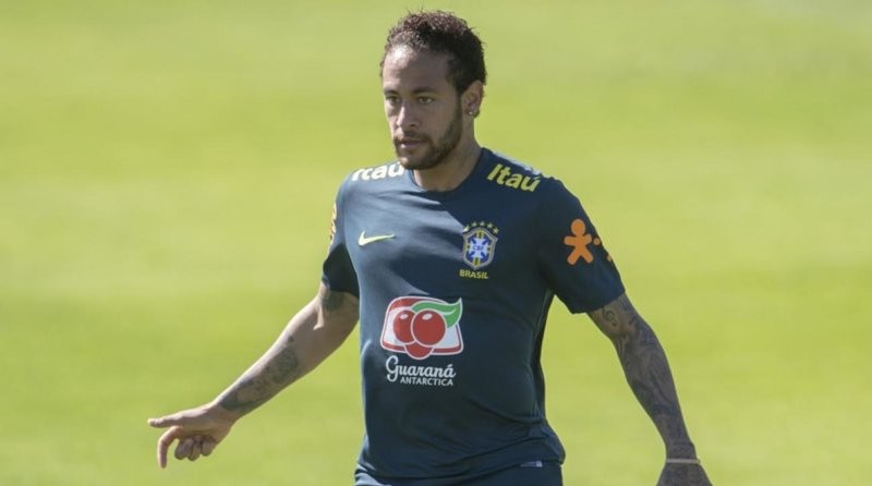 El feo gesto de Neymar al recibir un caño en el entrenamiento de la ...