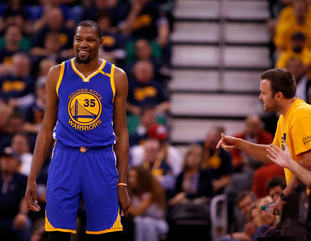 Watch: Kevin Durant curses at Mavericks fan during Warriors loss