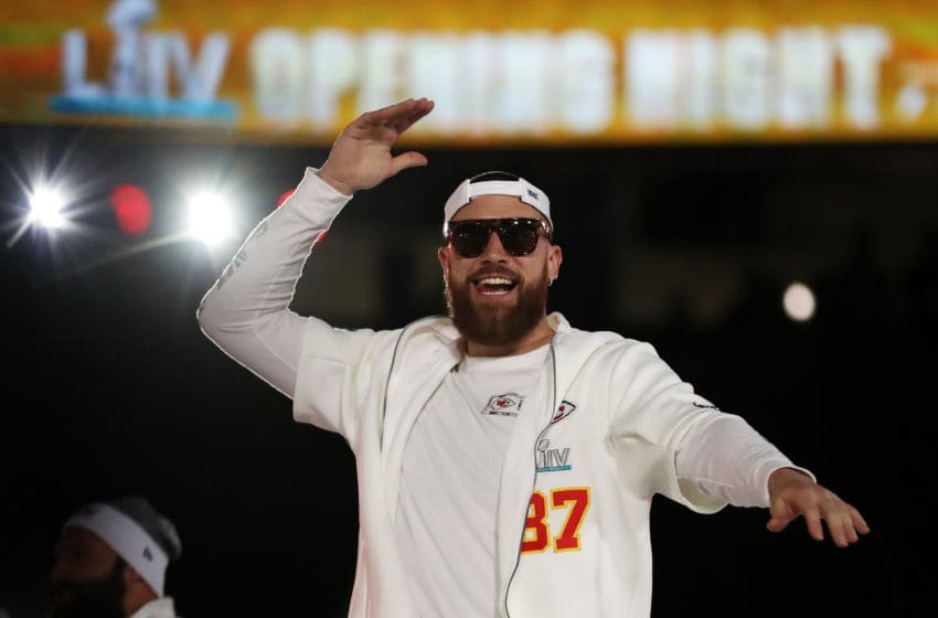 Travis Kelce still can’t win debate outright for NFL’s best tight end