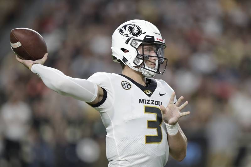 Drew Lock Showcases Big Arm During Missouri's Pro Day Ahead of 2019 NFL ...