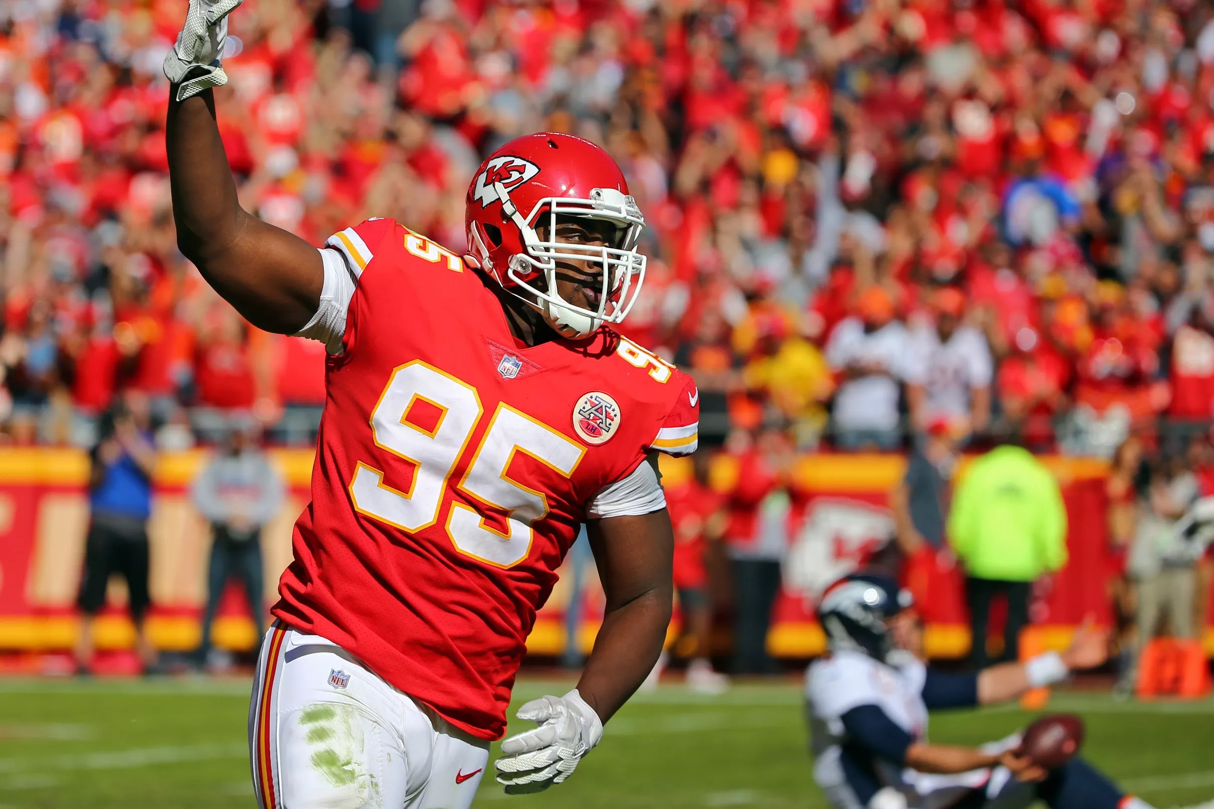 Report: Chiefs defensive lineman Chris Jones is absent from OTAs