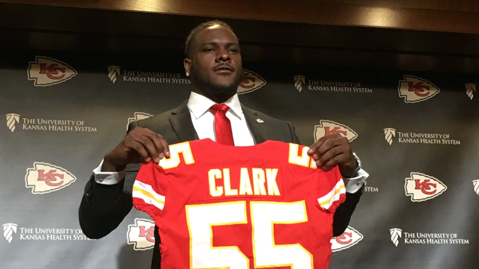 Watch Chiefs defensive end Frank Clark’s opening press conference