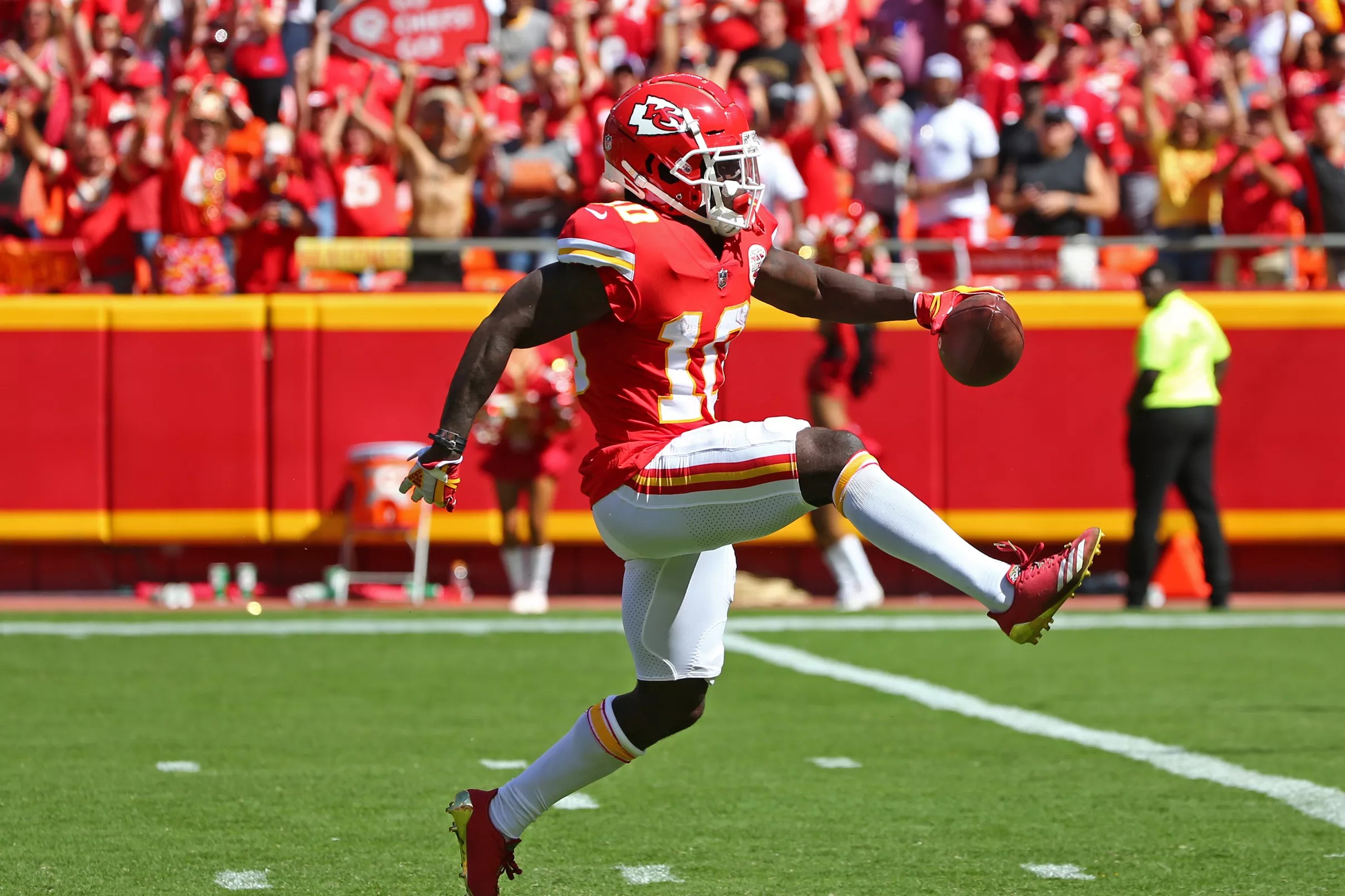 Arrowheadlines: Chiefs have the “most dangerous receiver in the NFL”