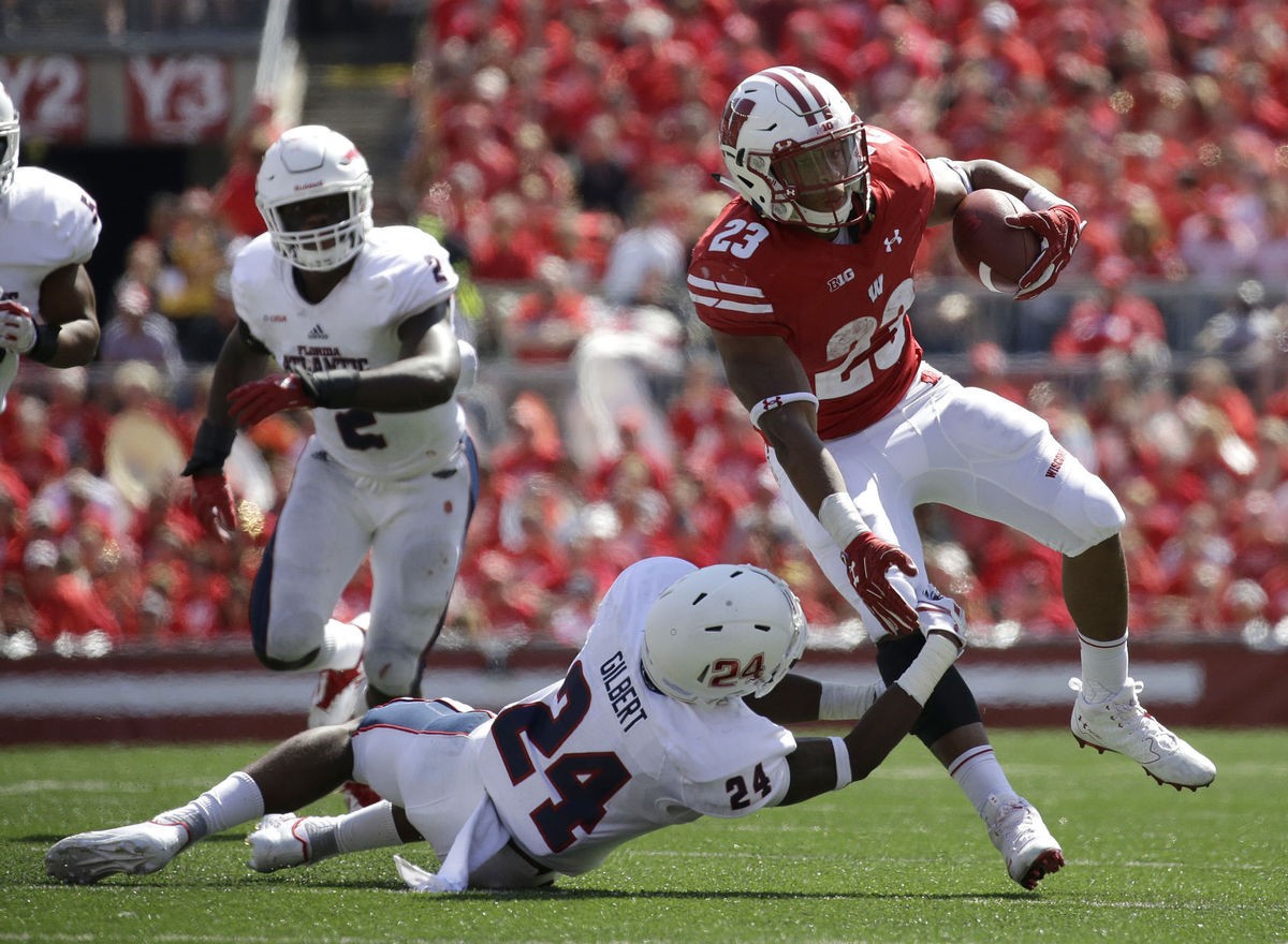 Red Report: UW's Taylor a threat; cornerbacks needed in run protection ...