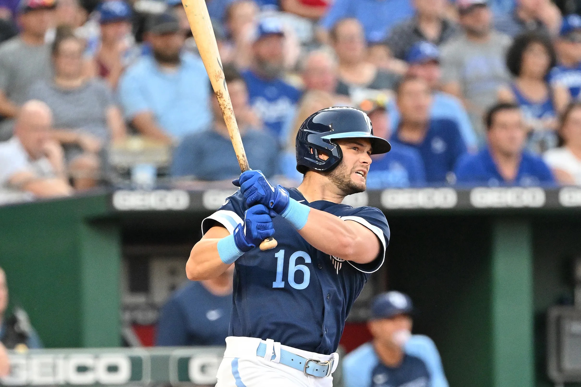 Royals trade Andrew Benintendi to the Yankees