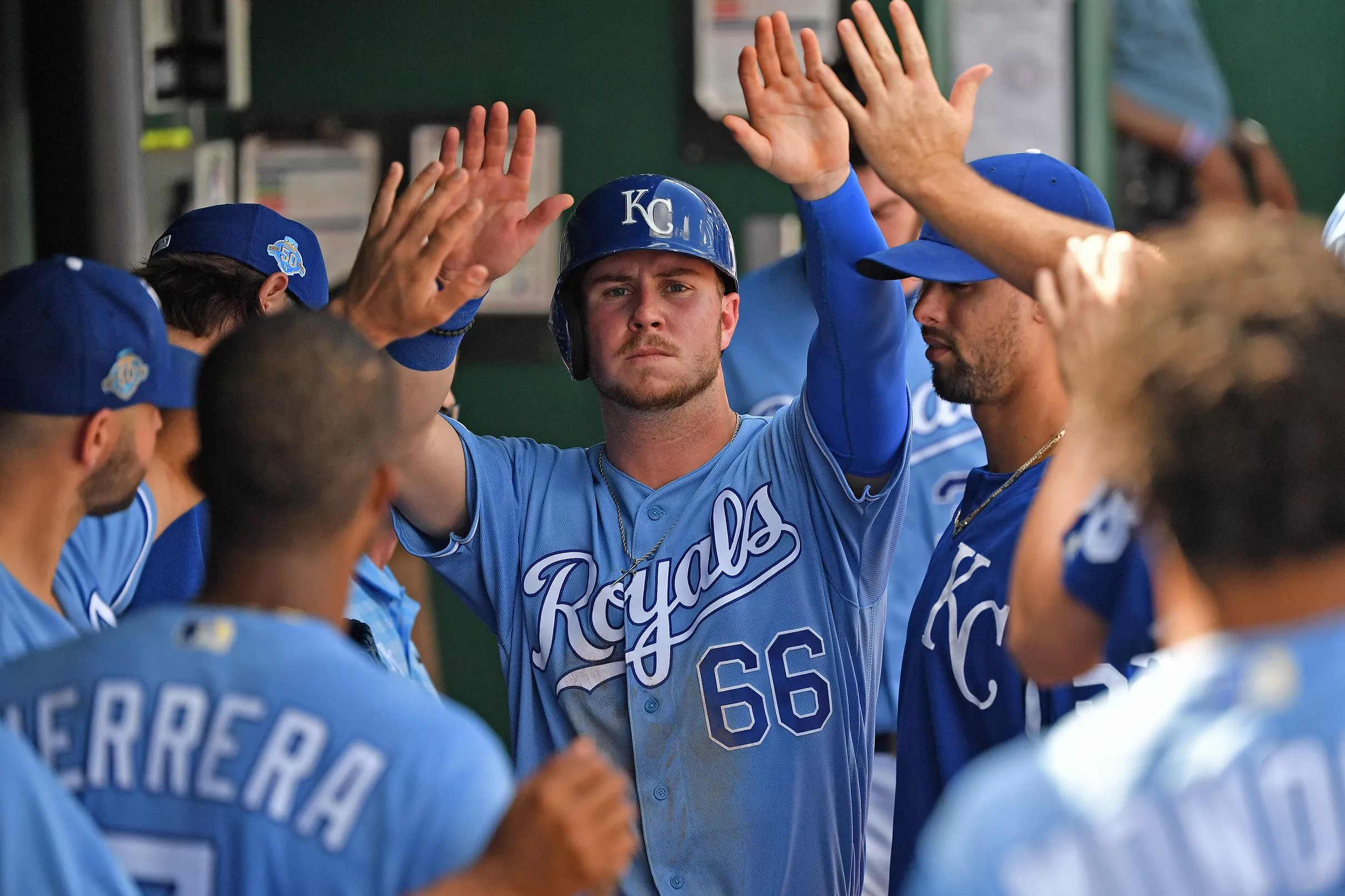 Twins beat Royals 9-6