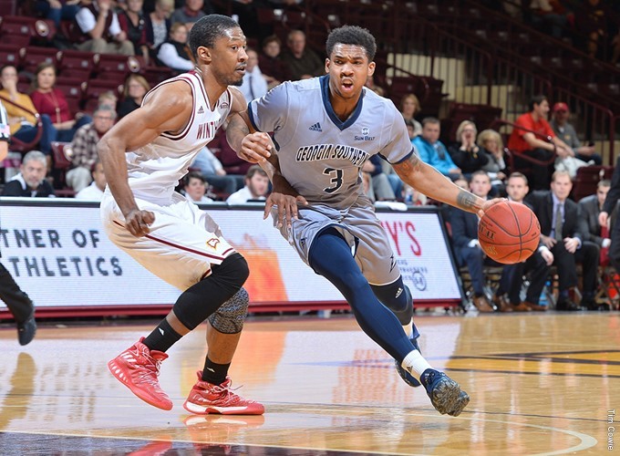 Coastal Carolina Starts Fast, Tops Men’s Basketball 82-70