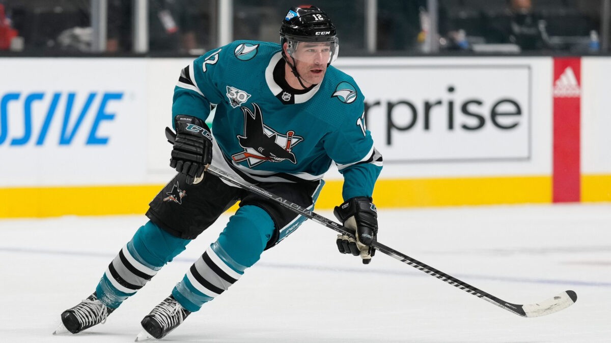 Patrick Marleau Ties Gordie Howe For Most Games Played in NHL History