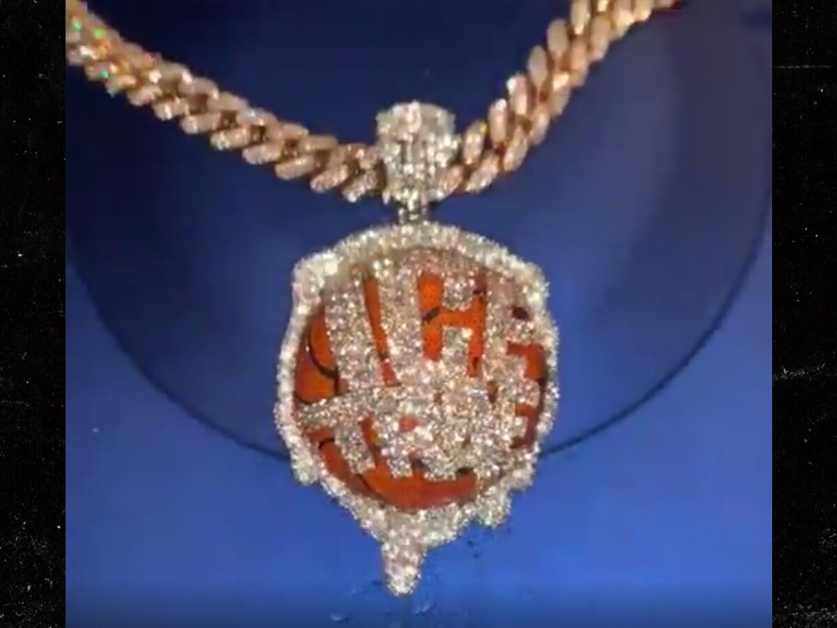 Quavo Gives Diamond Chain to NBA's Trae Young ... 'Welcome to ATL'