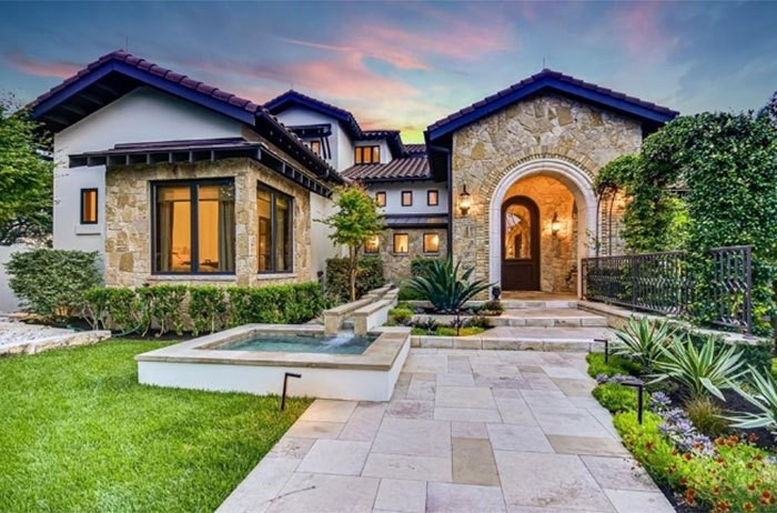 Photos: Ex-49ers quarterback selling Austin mansion