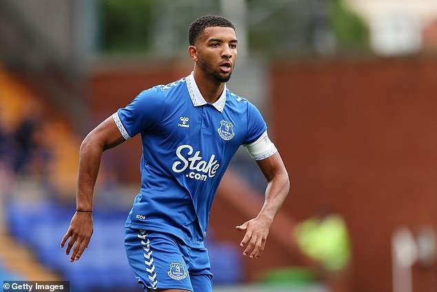 Everton defender Mason Holgate set for medical ahead of loan move to ...