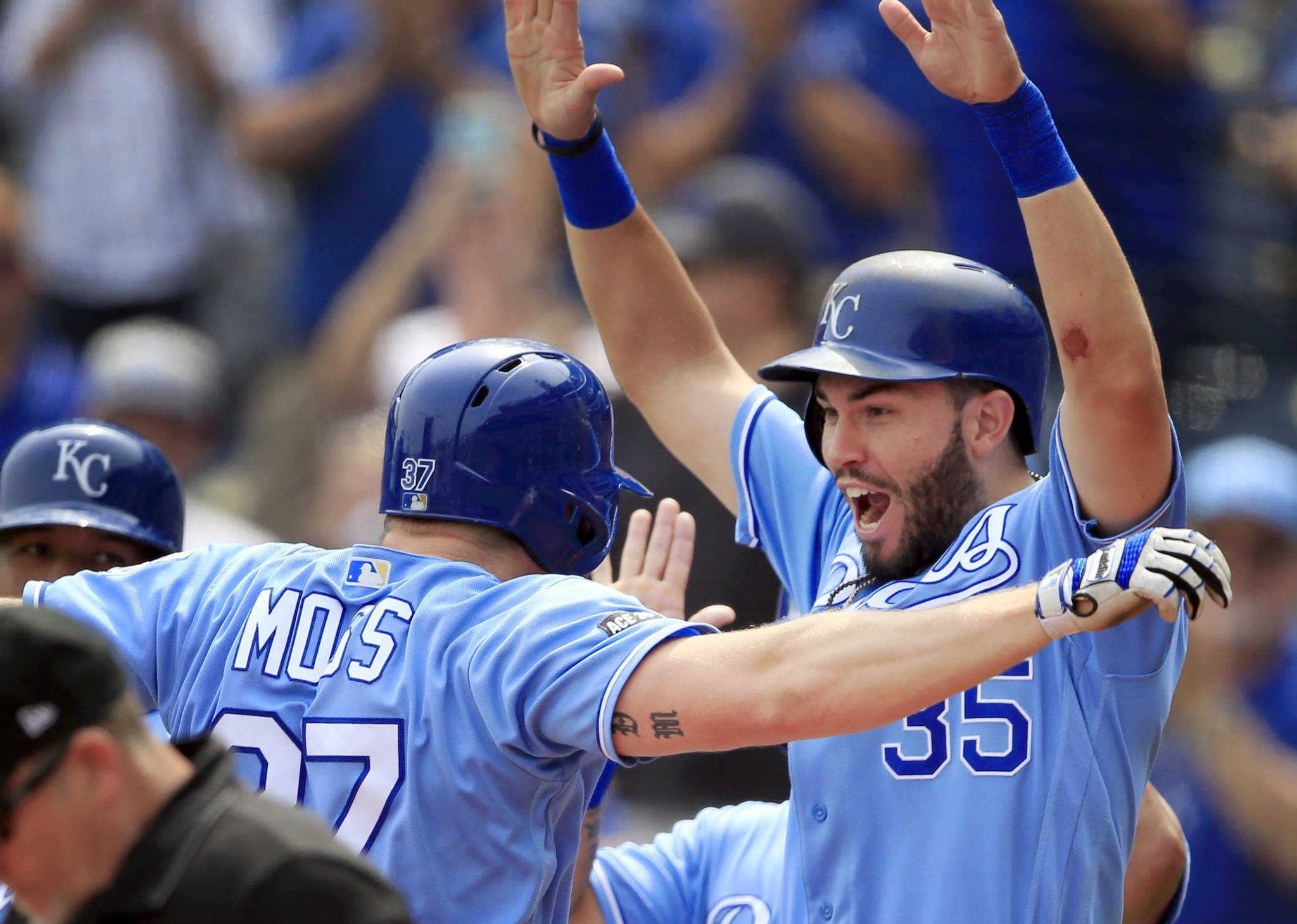 Brandon Moss grand slam lifts Royals over White Sox 4-3