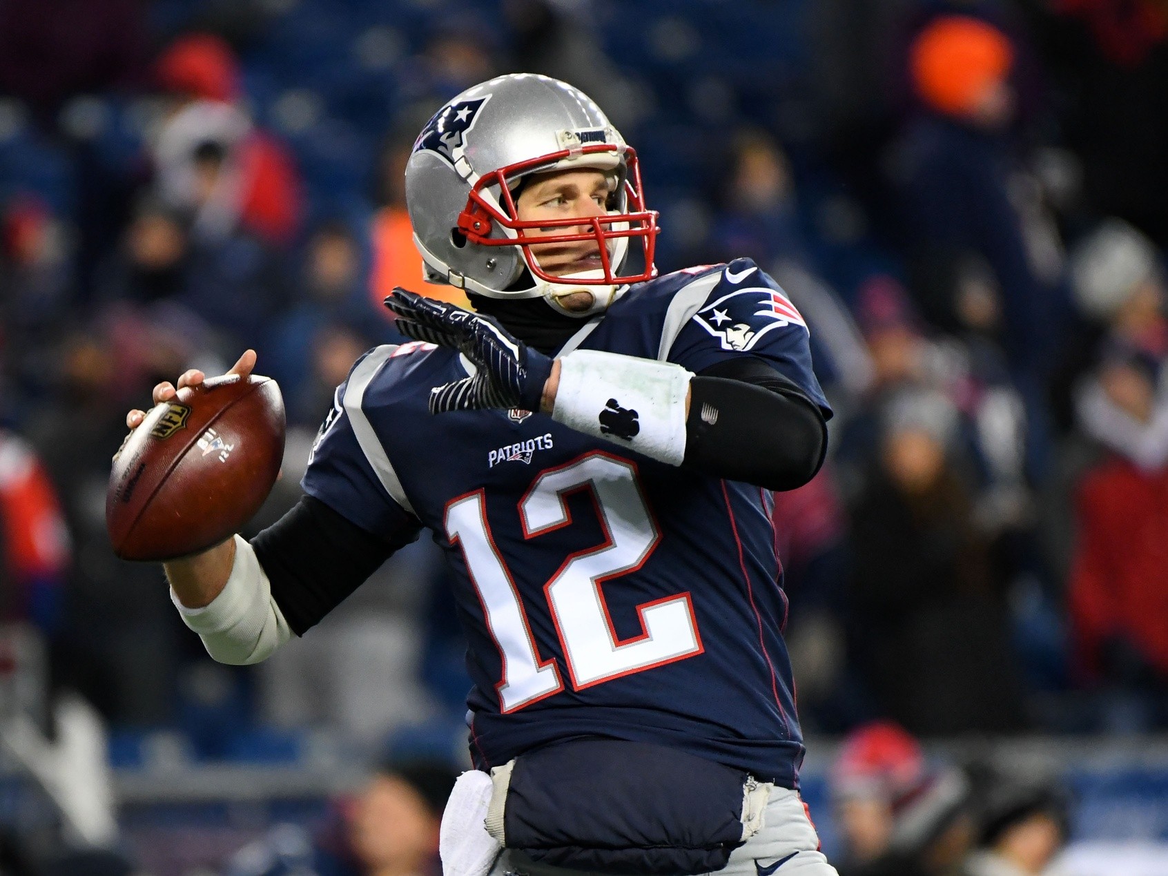 Tom Brady Jammed Throwing Hand At Practice, No Structural Damage