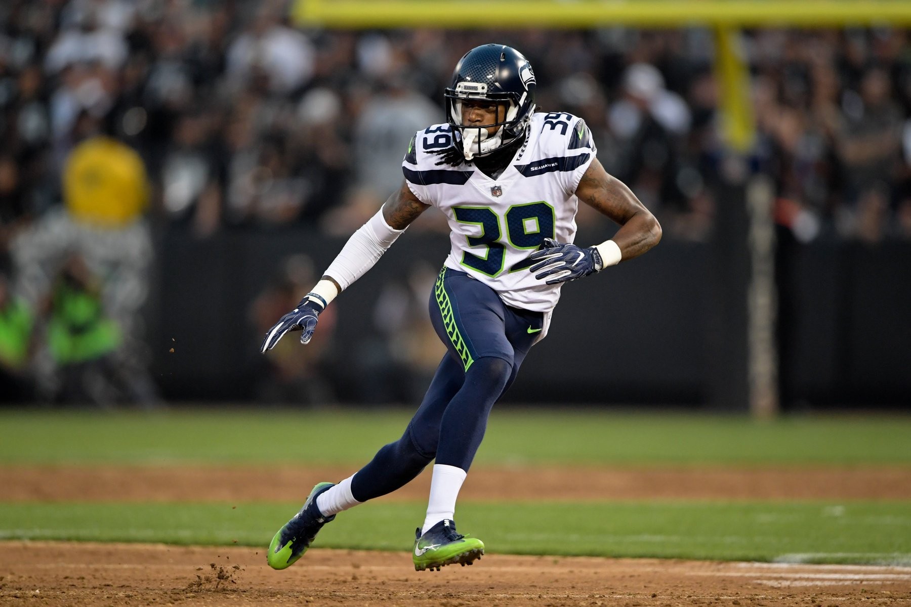 Seahawks Waive RB Mike Davis