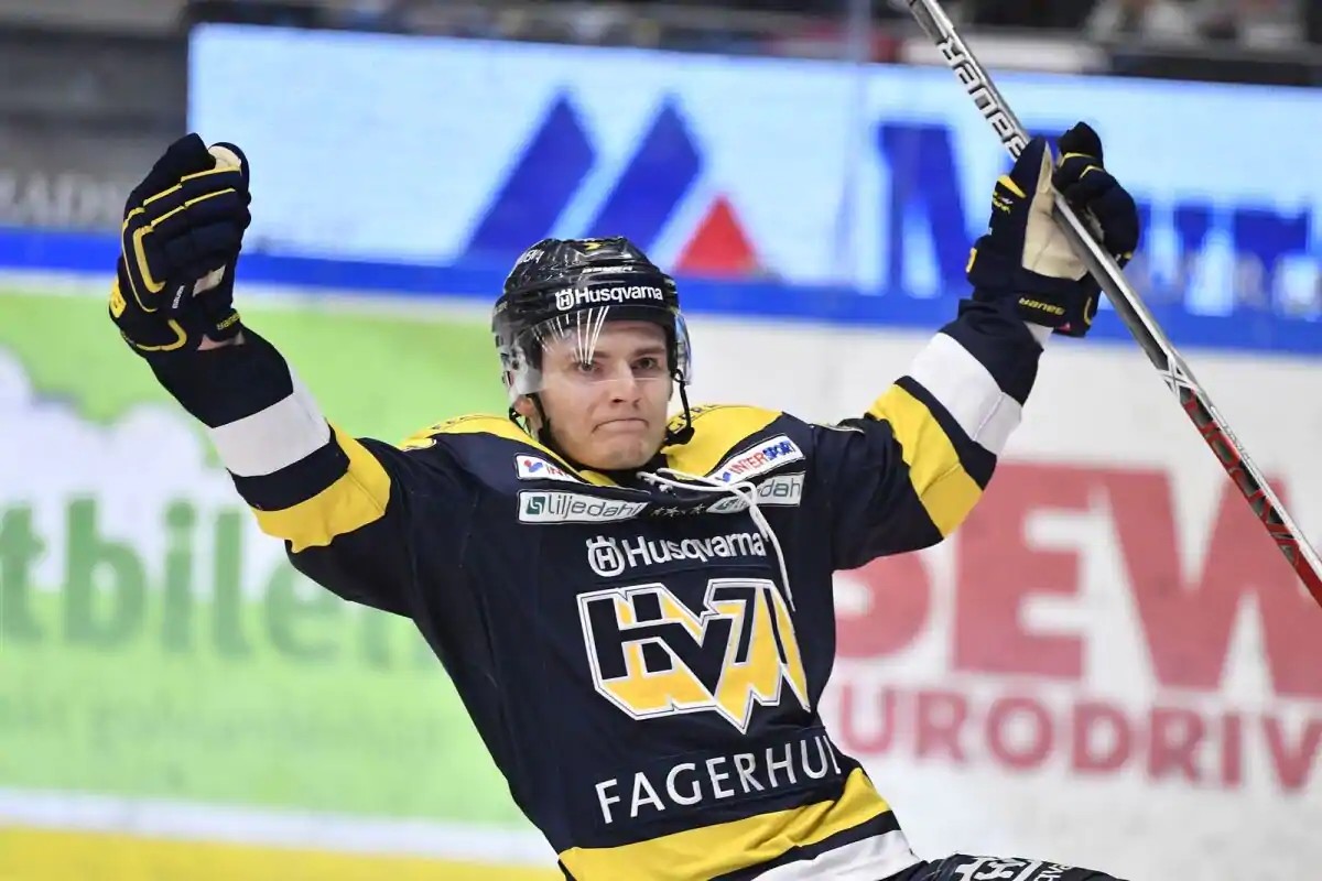 Lias Andersson’s stock rises notching 5 points for his SHL club today